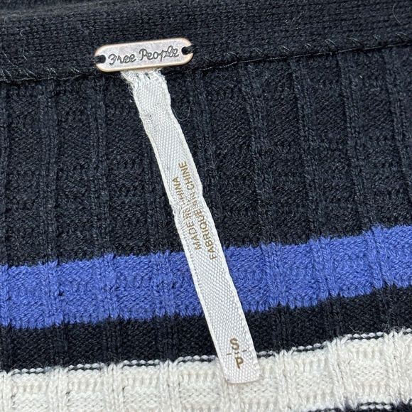 Free People Gidget Sweater Mini Dress Knit Black Striped SMALL V Neck Retro Boho - Picture 4 of 11